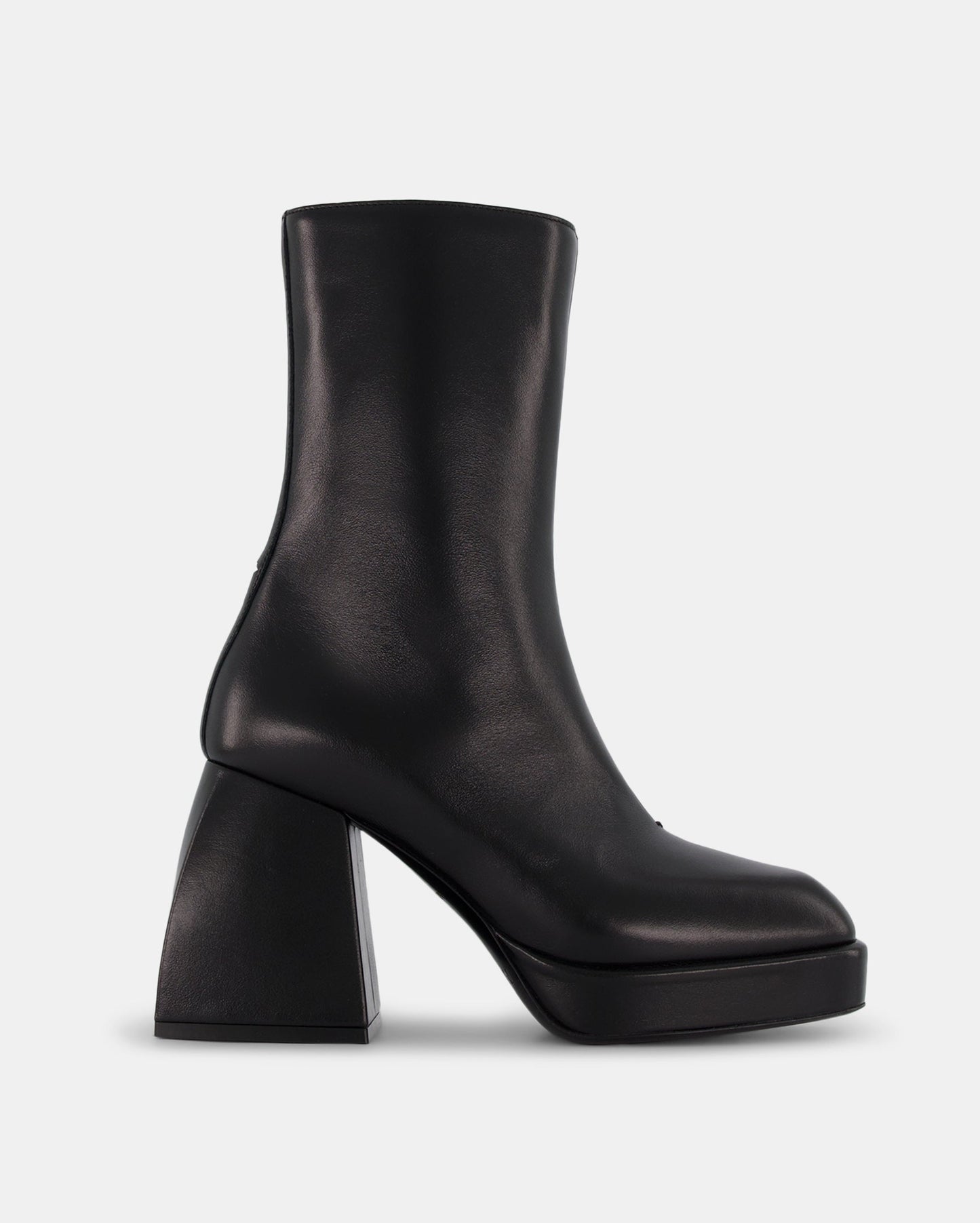 Bulla Corta Black Opaque