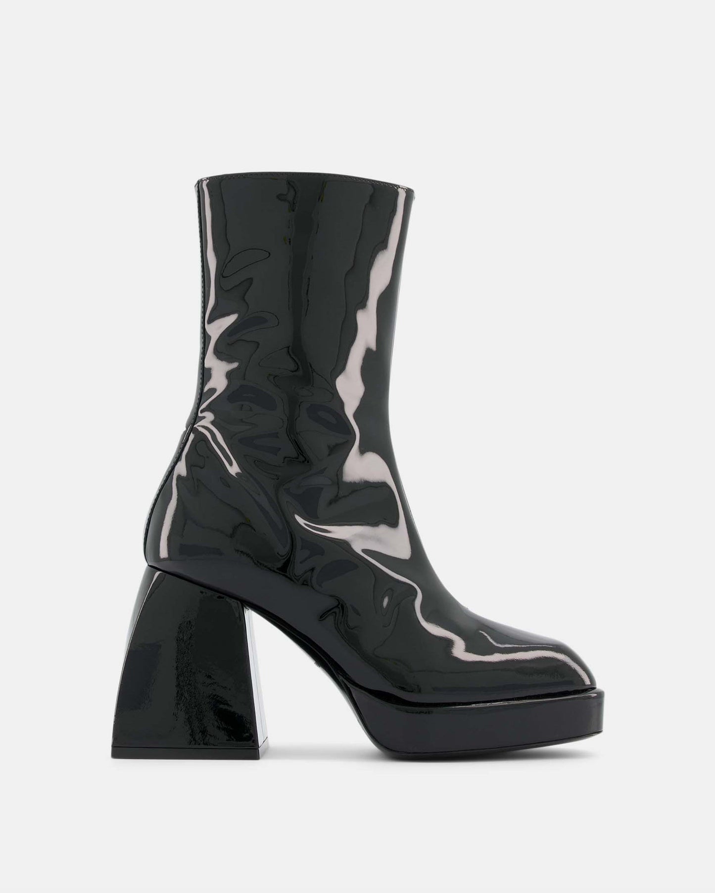 Bulla Corta Black Patent